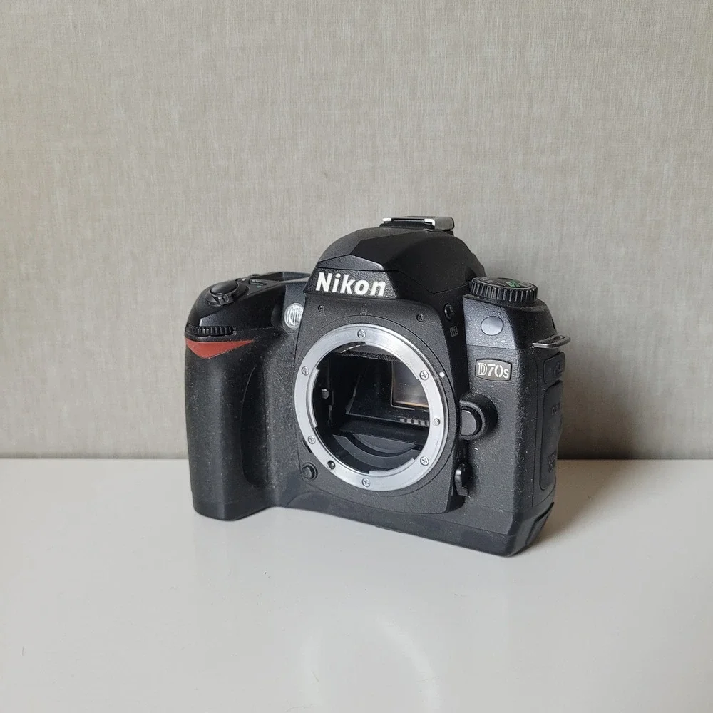 Nikon D70s Digital SLR Camera Body Unisex Black Retro Y2K Photography UNTESTED